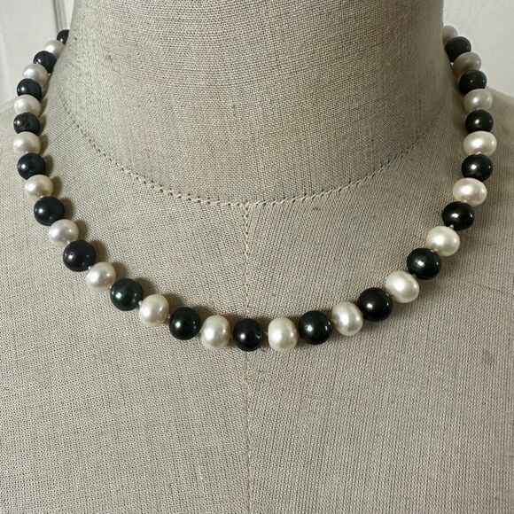 Knotted Freshwater Pearl Necklace White & Black Dyed Baroque Pearls Toggle Clasp - Picture 1 of 9